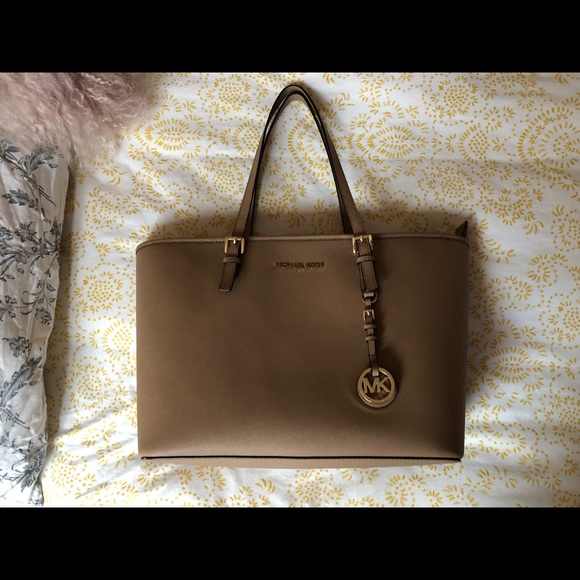 Michael Kors Handbags - Michael Kors Large Leather Top-Zip Tote